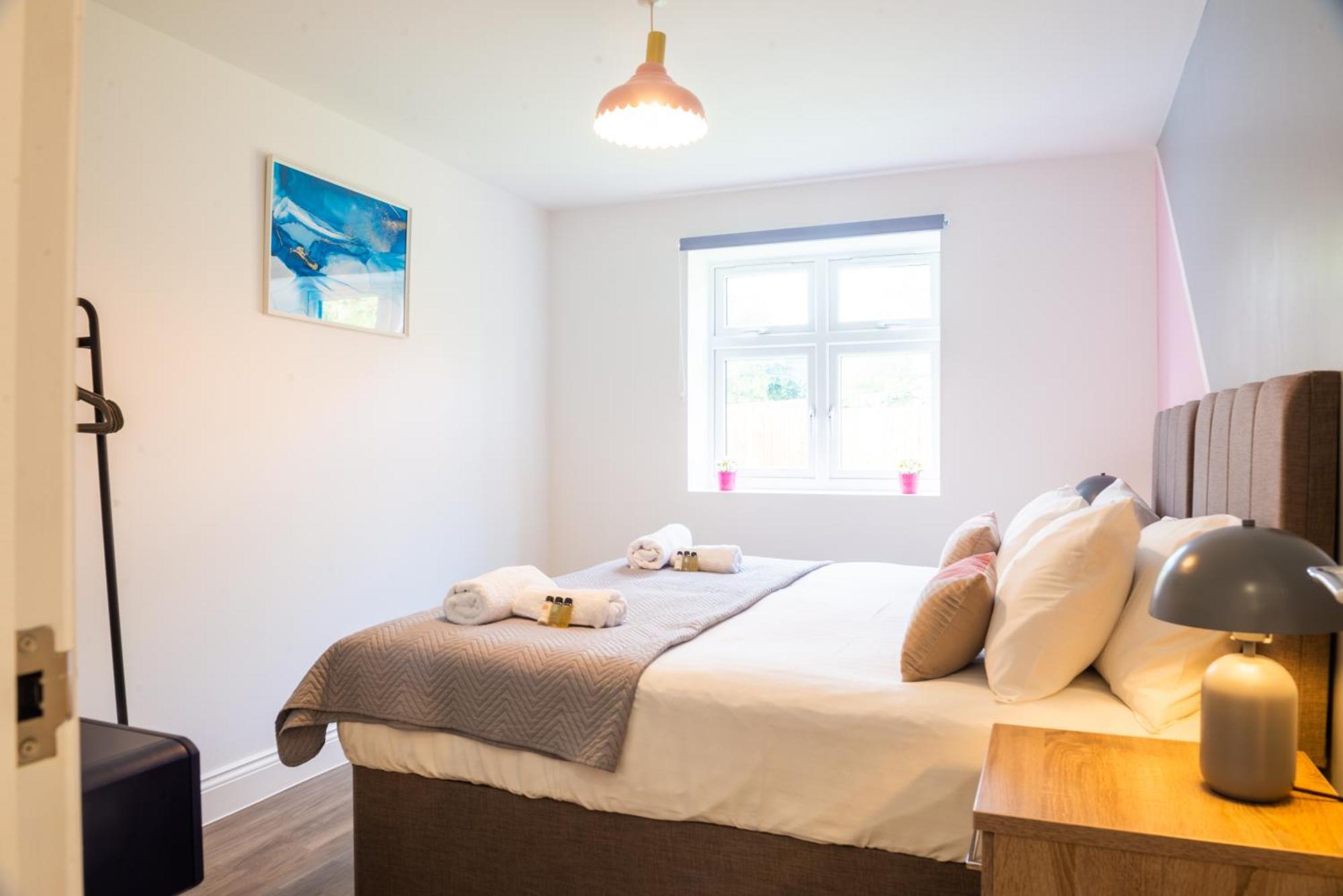 The 'Pinky' - Beautiful 1 Bed Apartment In Hatfield - Free Parking - Near Uni & Business Park - Big Savings On Long Stays Εξωτερικό φωτογραφία